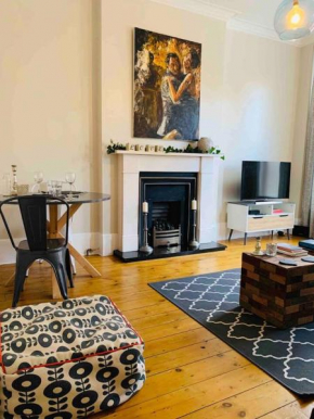 Luxury Fulham Flat with 5* touches nr River Thames